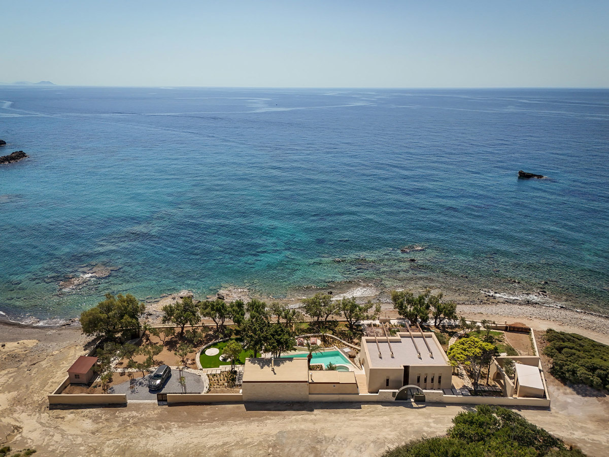 The Echo of the Sea Beachfront Villa